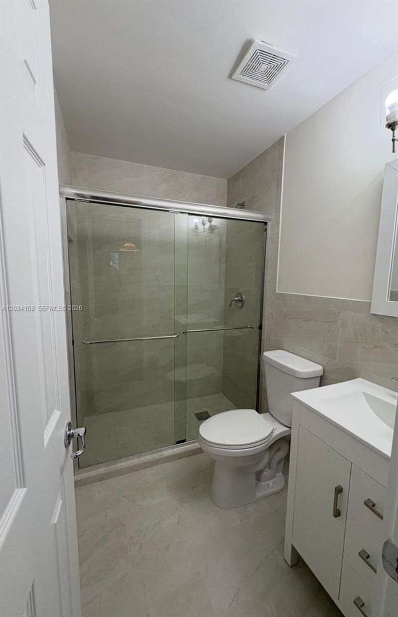 136 Marina Ave , Unit East, Key Largo, FL 33037 Photo