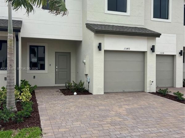 1540 NW 1st St , Florida City, FL 33034