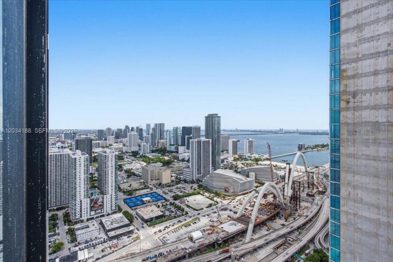 20 NE 11th , Unit 4803, Miami, FL 33132 Photo