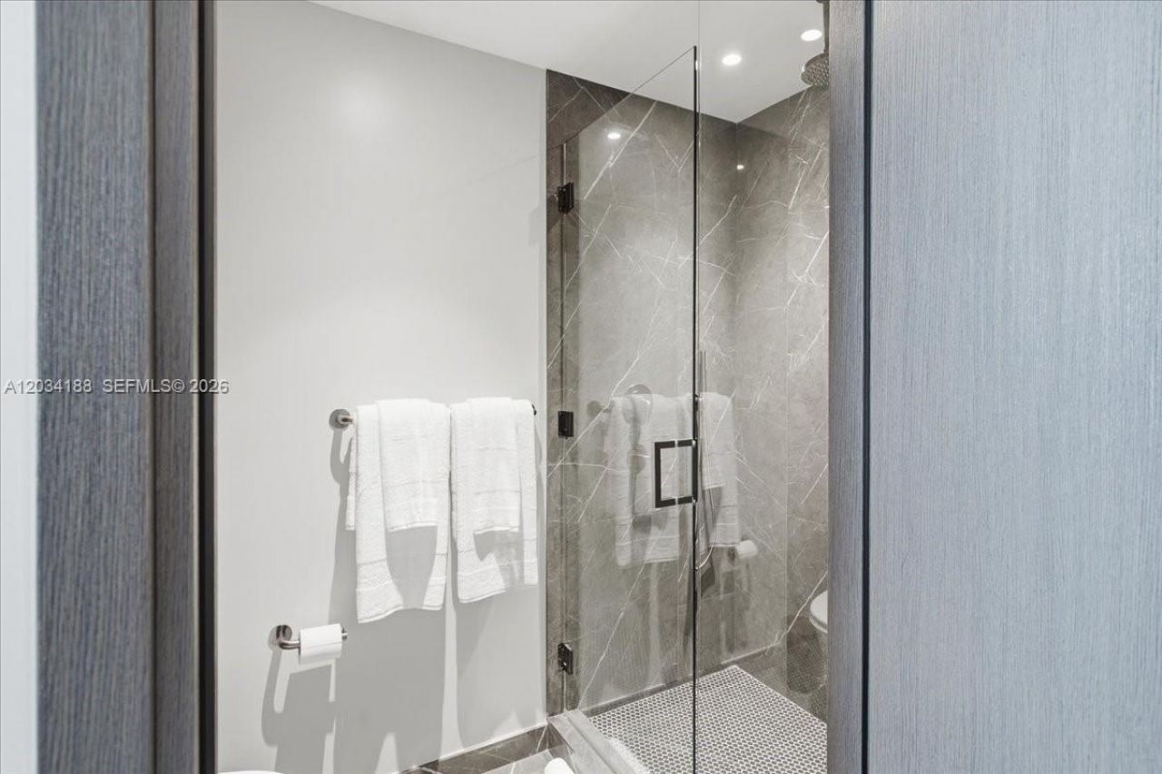20 NE 11th , Unit 4803, Miami, FL 33132 Photo