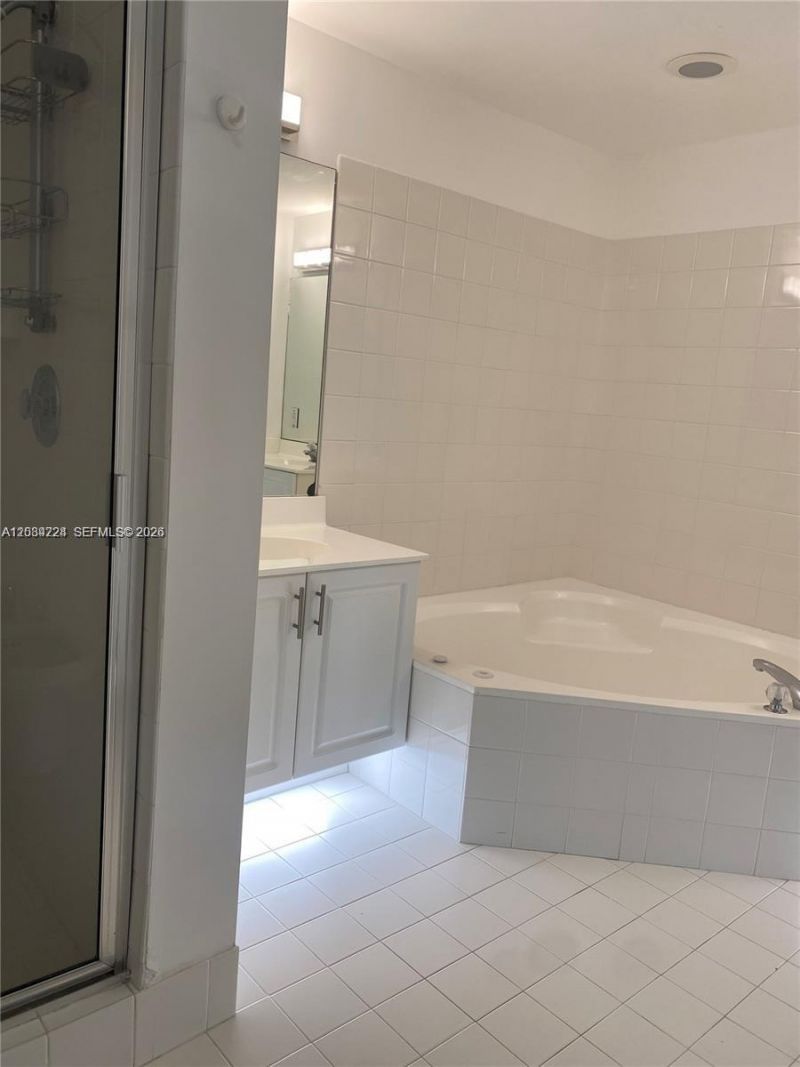 9805 NW 52nd St , Unit 207, Doral, FL 33178 Photo