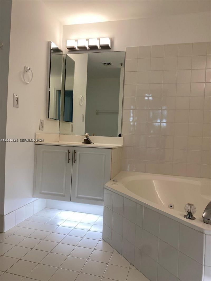 9805 NW 52nd St , Unit 207, Doral, FL 33178 Photo