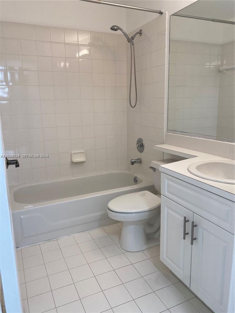 9805 NW 52nd St , Unit 207, Doral, FL 33178 Photo