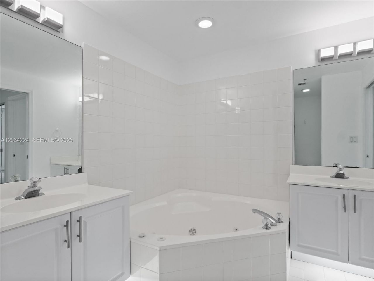 9805 NW 52nd St, Unit 207, Doral, FL 33178 Photo