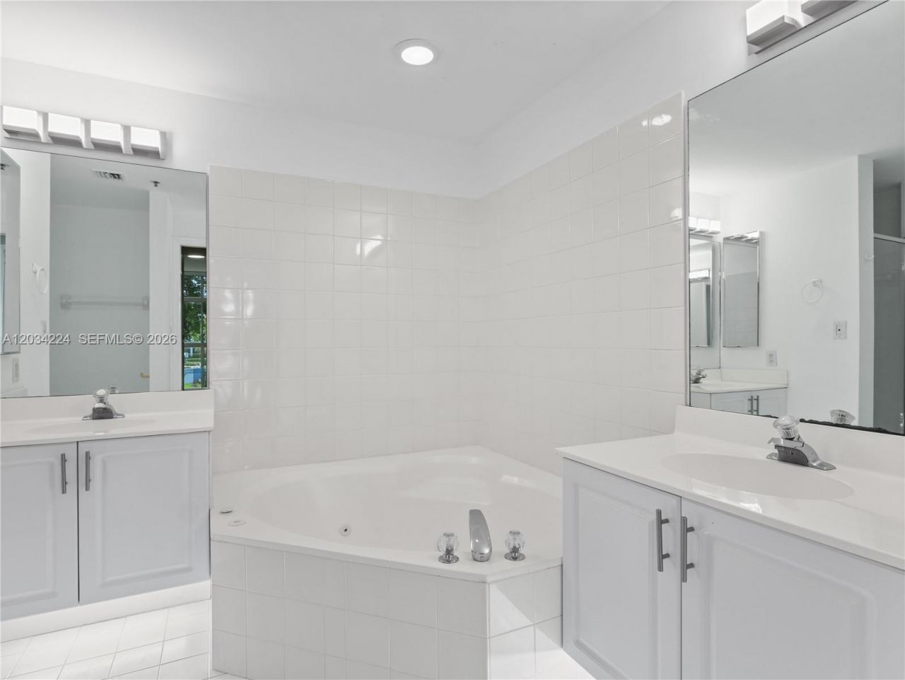 9805 NW 52nd St, Unit 207, Doral, FL 33178 Photo