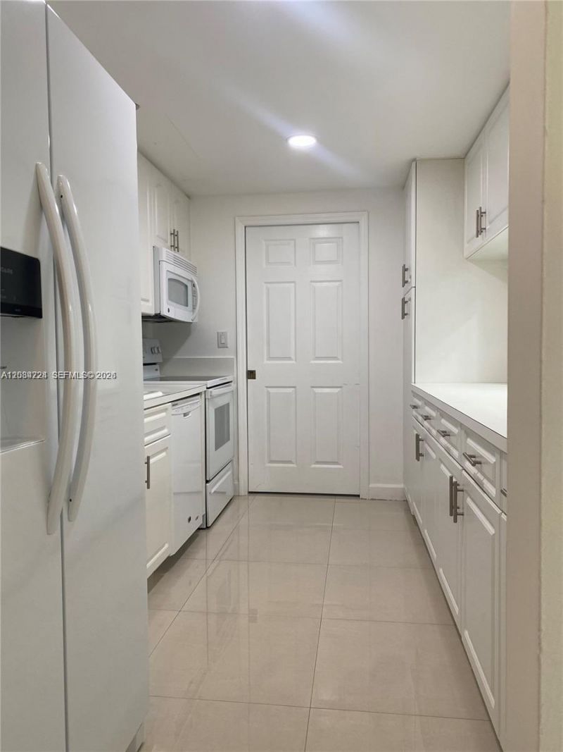 9805 NW 52nd St , Unit 207, Doral, FL 33178 Photo