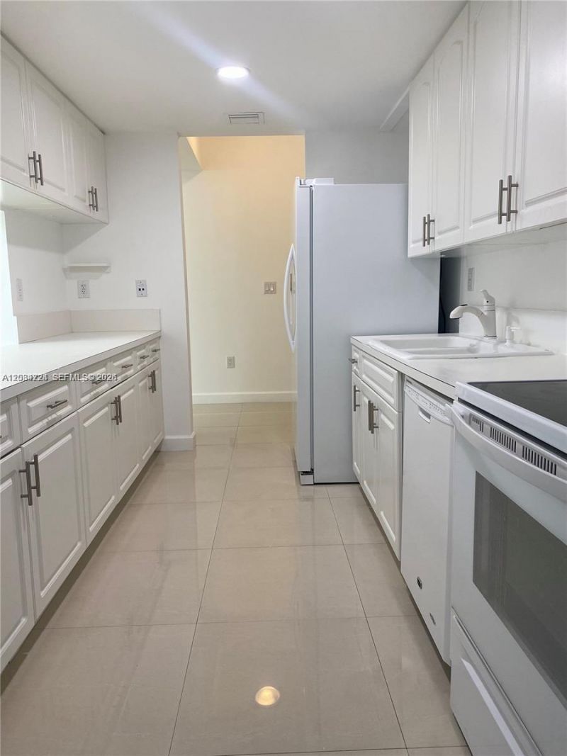 9805 NW 52nd St , Unit 207, Doral, FL 33178 Photo