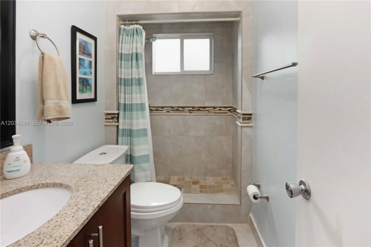 1324 Washington St, Hollywood, FL 33019 Photo