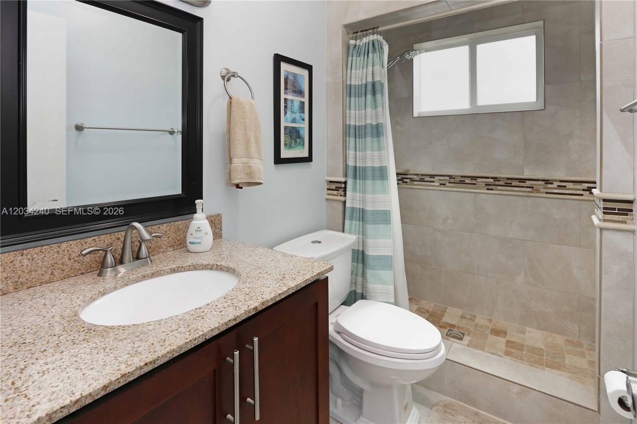 1324 Washington St, Hollywood, FL 33019 Photo