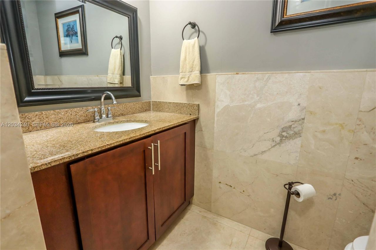 1324 Washington St, Hollywood, FL 33019 Photo