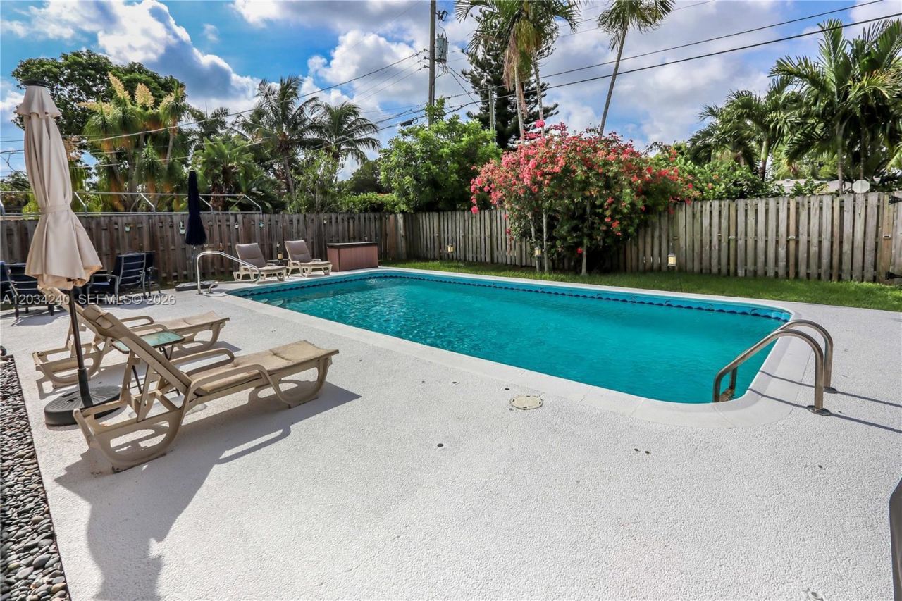 1324 Washington St, Hollywood, FL 33019 Photo