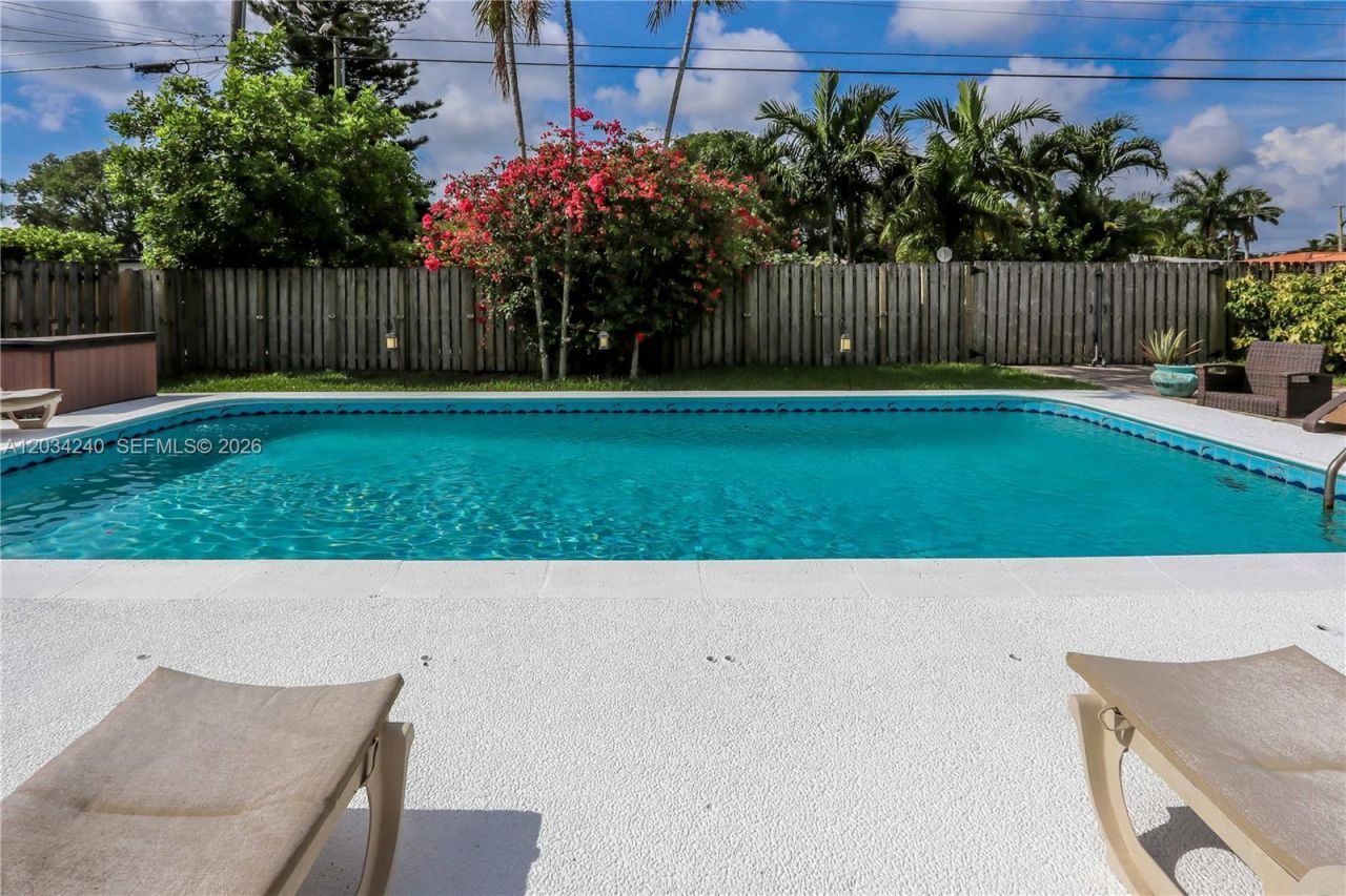 1324 Washington St, Hollywood, FL 33019 Photo