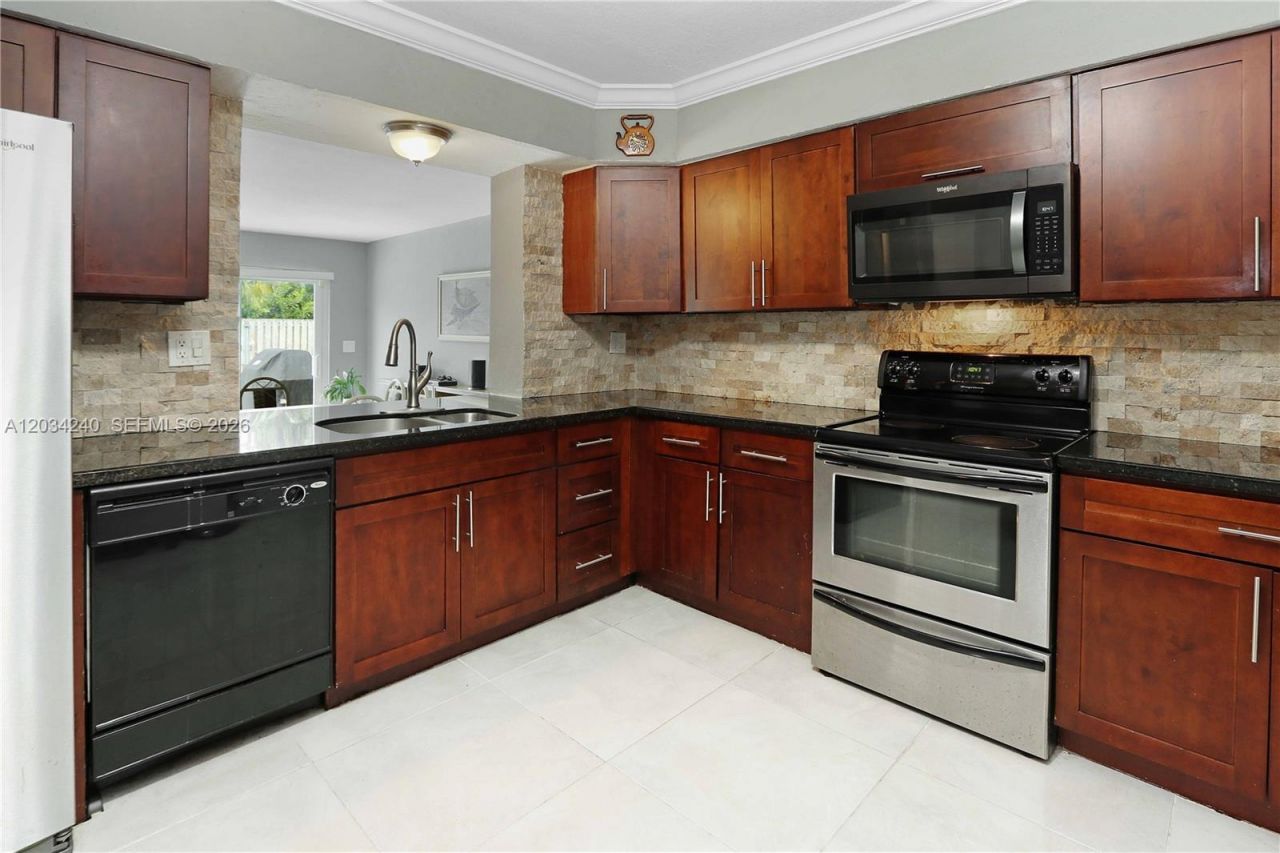 1324 Washington St, Hollywood, FL 33019 Photo