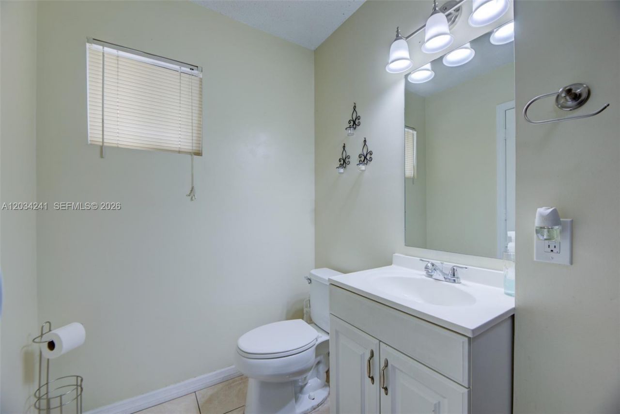 7661 NW 38th Ct , Sunrise, FL 33351 Photo