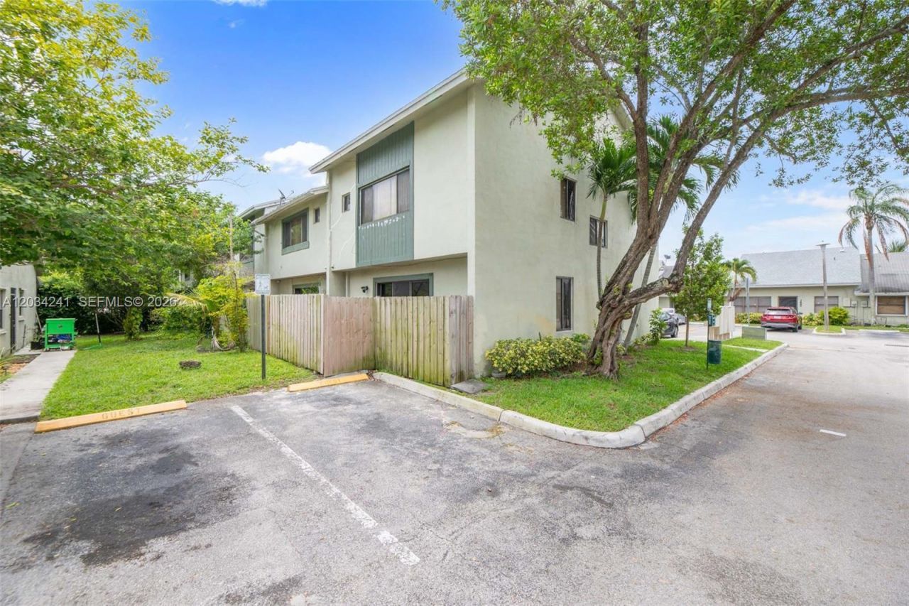 7661 NW 38th Ct , Sunrise, FL 33351 Photo
