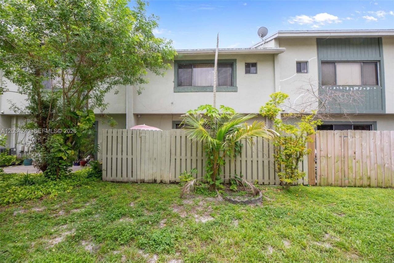 7661 NW 38th Ct , Sunrise, FL 33351 Photo