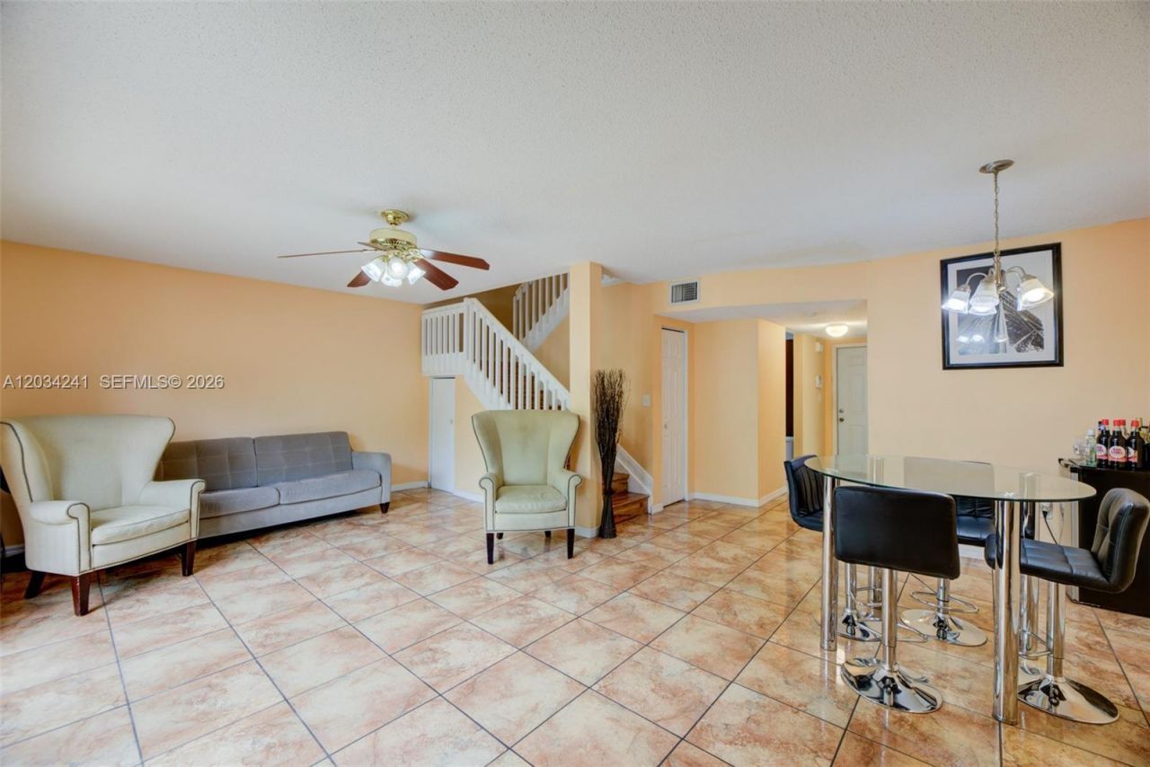 7661 NW 38th Ct , Sunrise, FL 33351 Photo