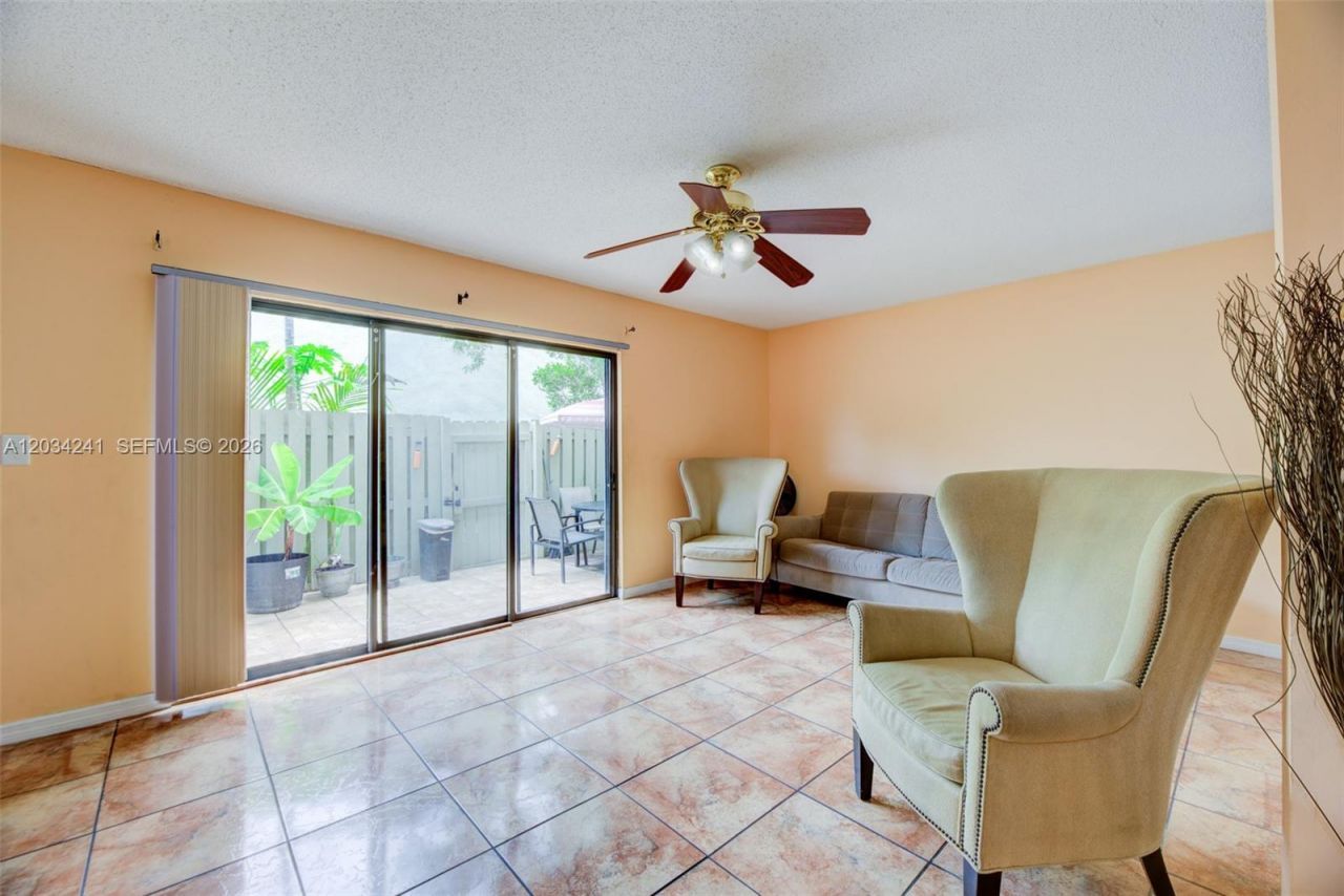7661 NW 38th Ct , Sunrise, FL 33351 Photo