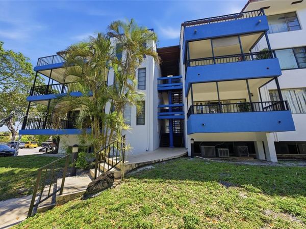 6010 S Falls Cir Dr , Unit 323, Lauderhill, FL 33319