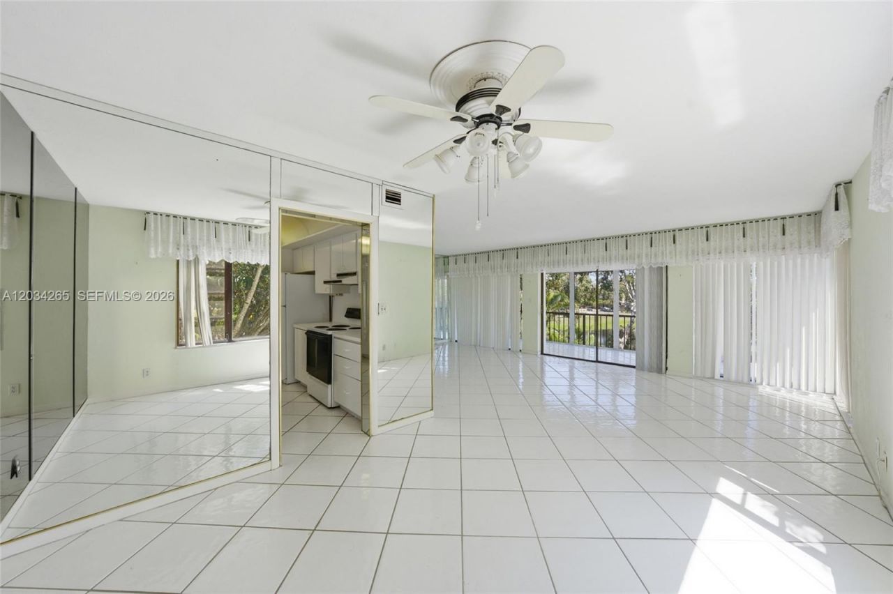 6010 S Falls Cir Dr , Unit 323, Lauderhill, FL 33319 Photo