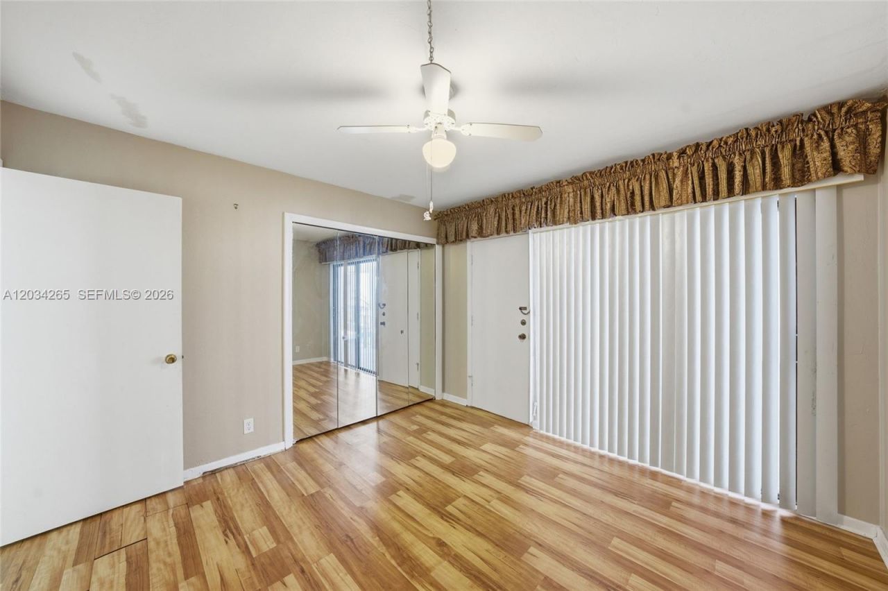 6010 S Falls Cir Dr , Unit 323, Lauderhill, FL 33319 Photo