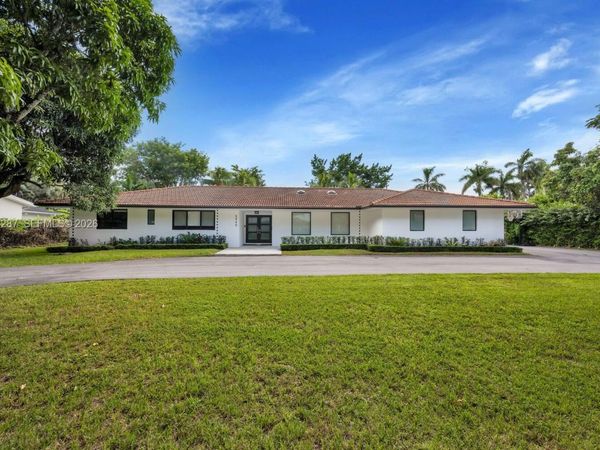 6860 SW 99th Ter , Pinecrest, FL 33156