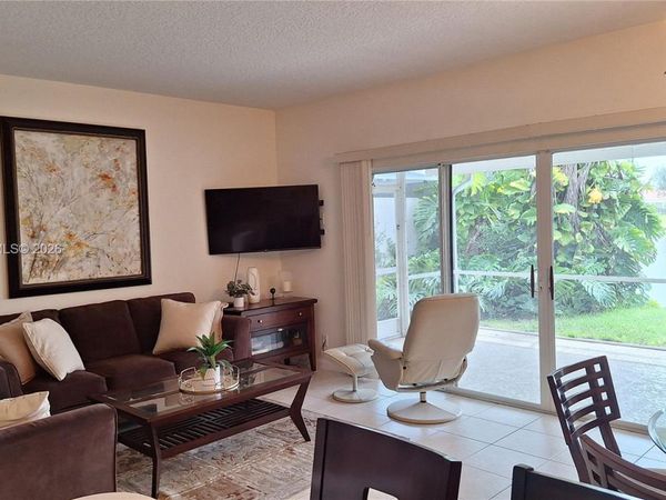2104 Tigris Dr, West Palm Beach, FL 33411