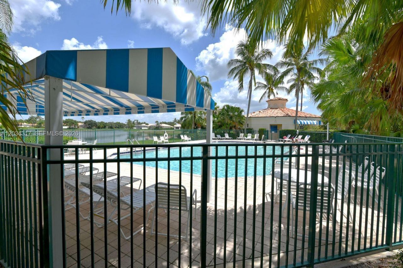 2104 Tigris Dr, West Palm Beach, FL 33411 Photo