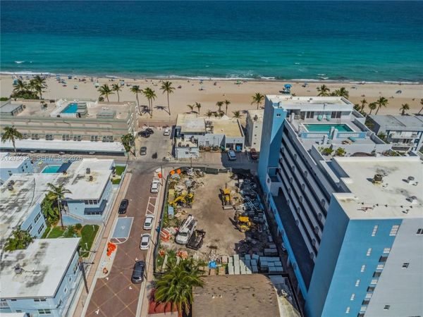 300 Van Buren St , Hollywood, FL 33019