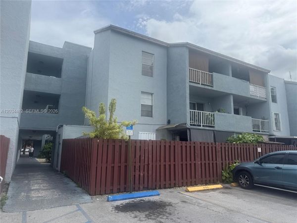 1725 W 60th St , Unit F320, Hialeah, FL 33012