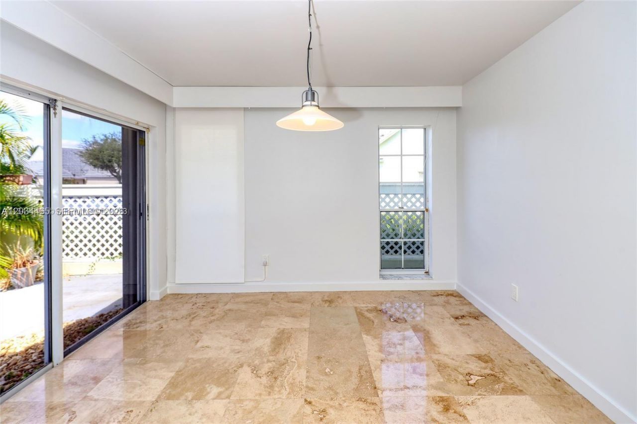 4761 NW 98th Pl , Doral, FL 33178 Photo