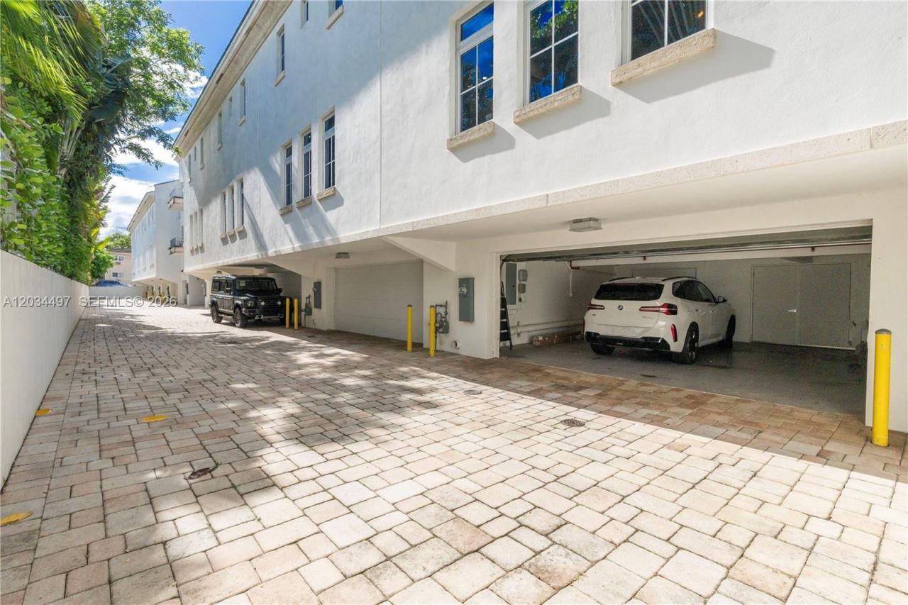 533 Anastasia Ave , Unit 533, Coral Gables, FL 33134 Photo