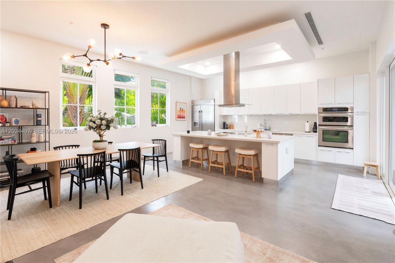 533 Anastasia Ave , Unit 533, Coral Gables, FL 33134 Photo