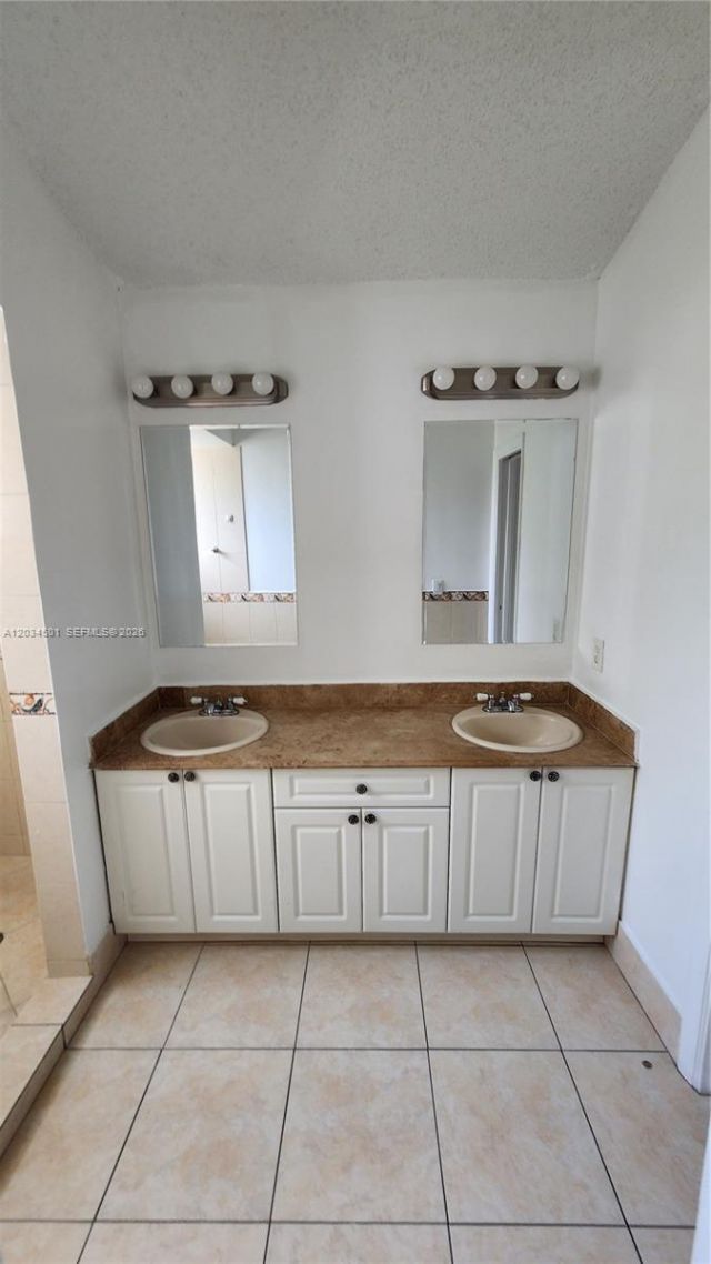 10122 SW 223rd Ter, Cutler Bay, FL 33190 Photo