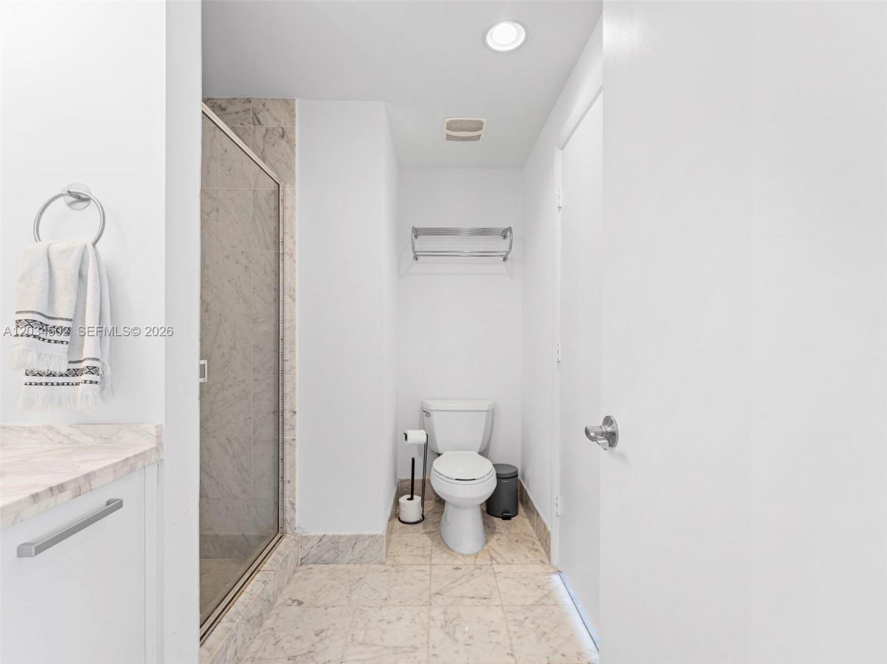 253 NE 2nd St , Unit 1801, Miami, FL 33132 Photo