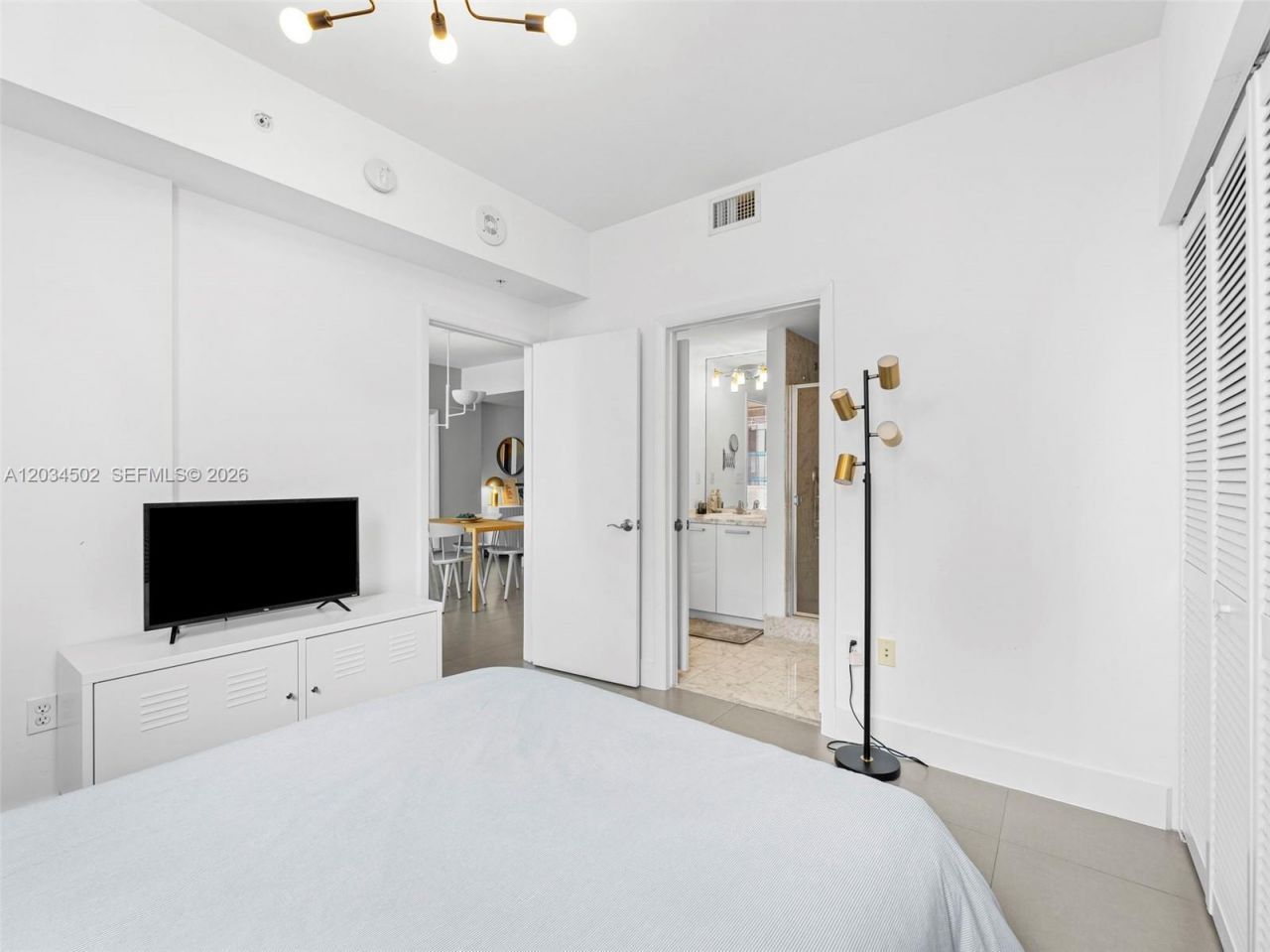 253 NE 2nd St , Unit 1801, Miami, FL 33132 Photo