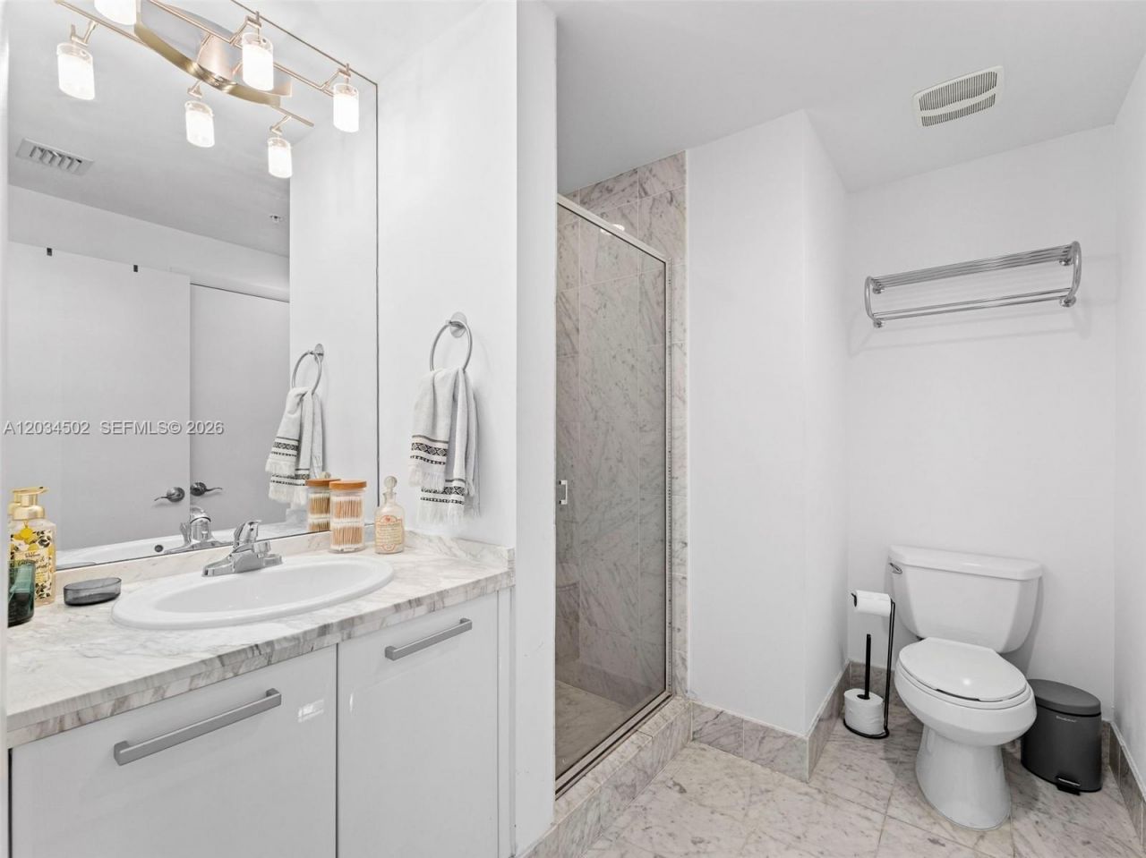 253 NE 2nd St , Unit 1801, Miami, FL 33132 Photo