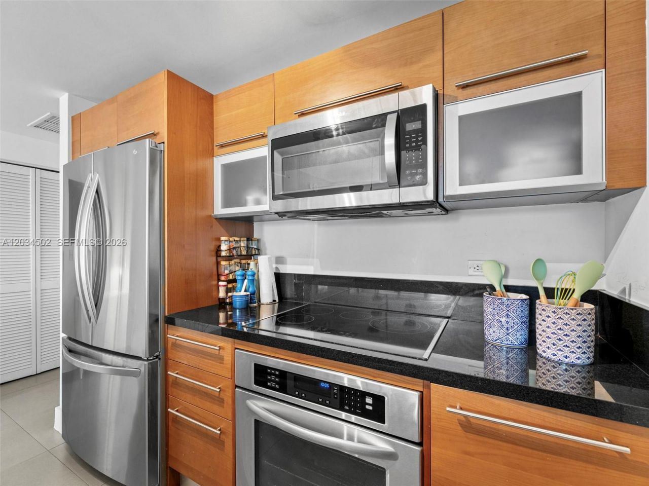 253 NE 2nd St , Unit 1801, Miami, FL 33132 Photo