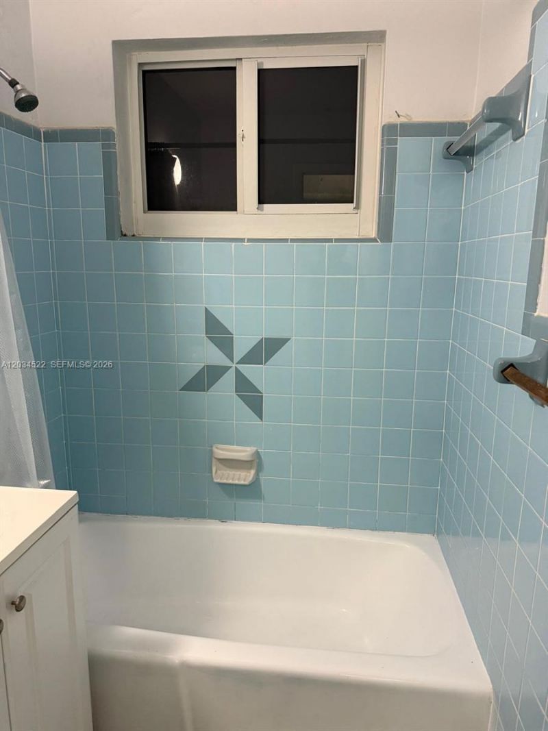 2732 NW 16th Ter , Unit 2734, Miami, FL 33125 Photo