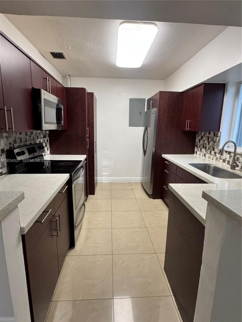 540 Beacom Blvd , Unit 540, Miami, FL 33135 Photo