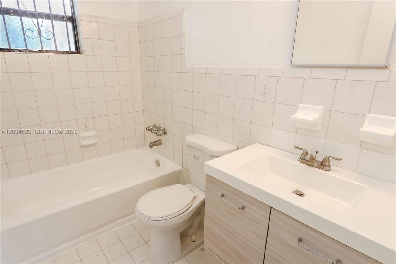 6747 NW 5th Ct , Unit 2, Miami, FL 33150 Photo