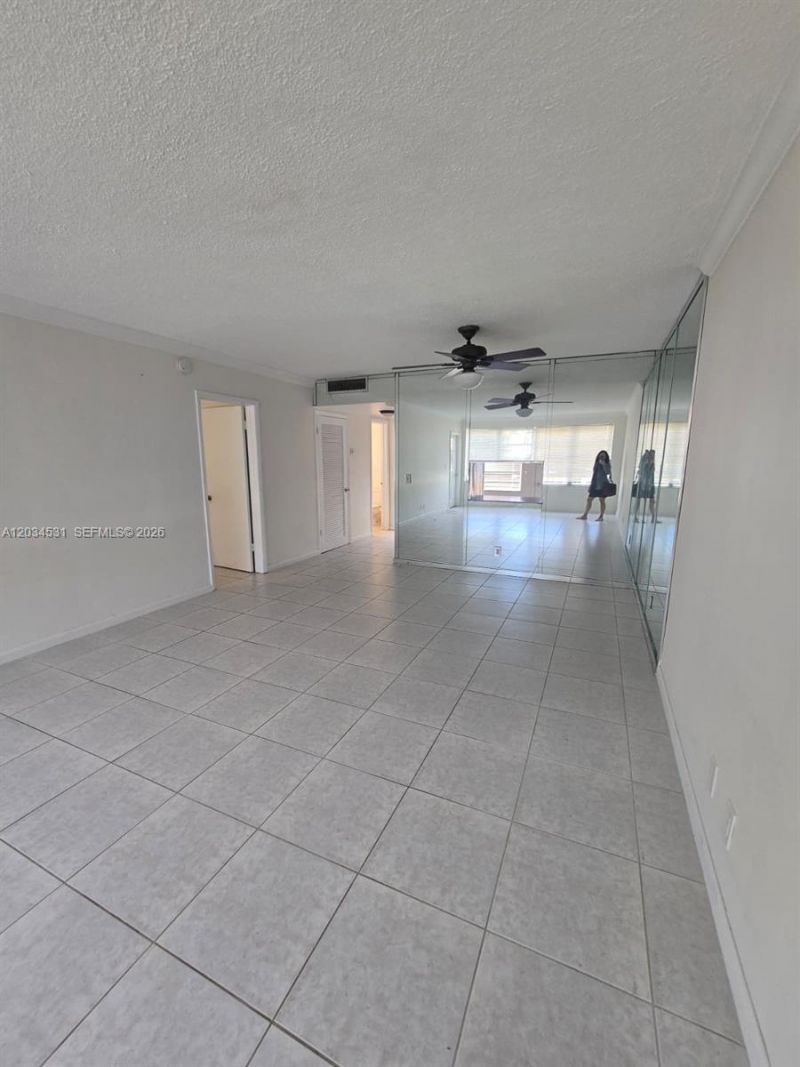 851 NE 14th Ave , Unit 414, Hallandale Beach, FL 33009 Photo