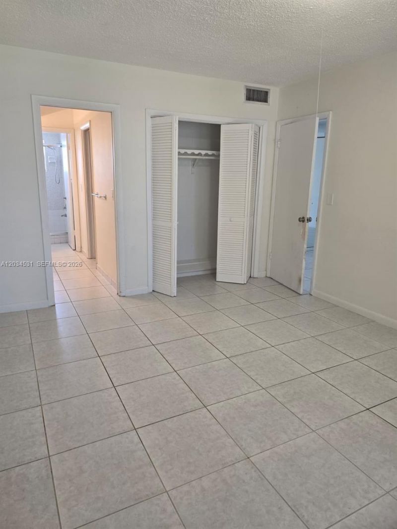 851 NE 14th Ave , Unit 414, Hallandale Beach, FL 33009 Photo