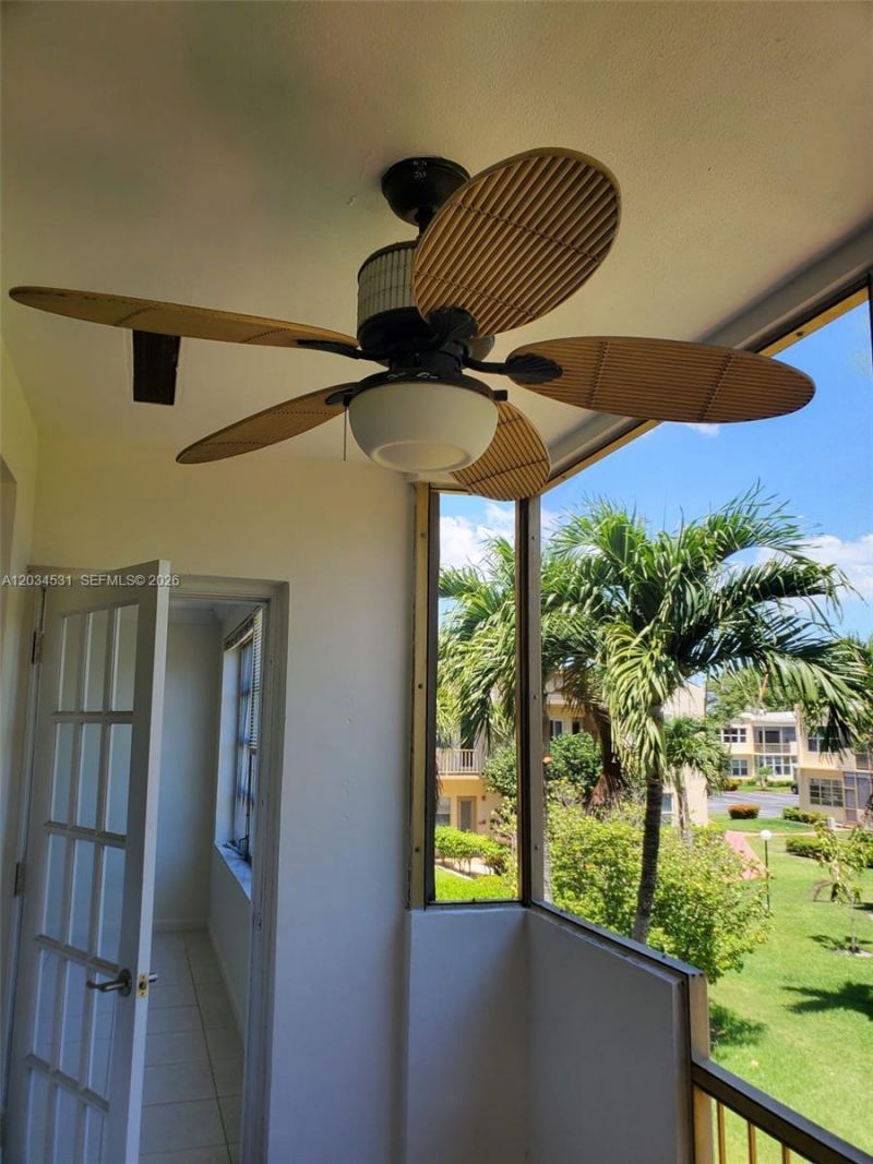 851 NE 14th Ave , Unit 414, Hallandale Beach, FL 33009 Photo