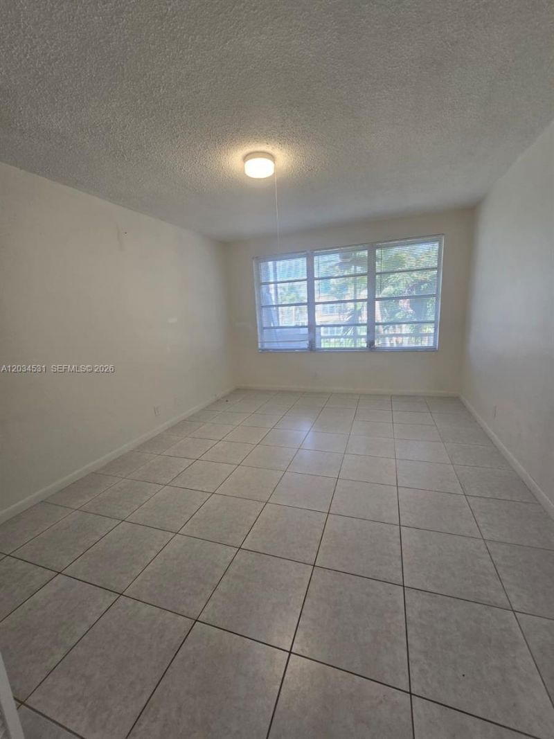 851 NE 14th Ave , Unit 414, Hallandale Beach, FL 33009 Photo