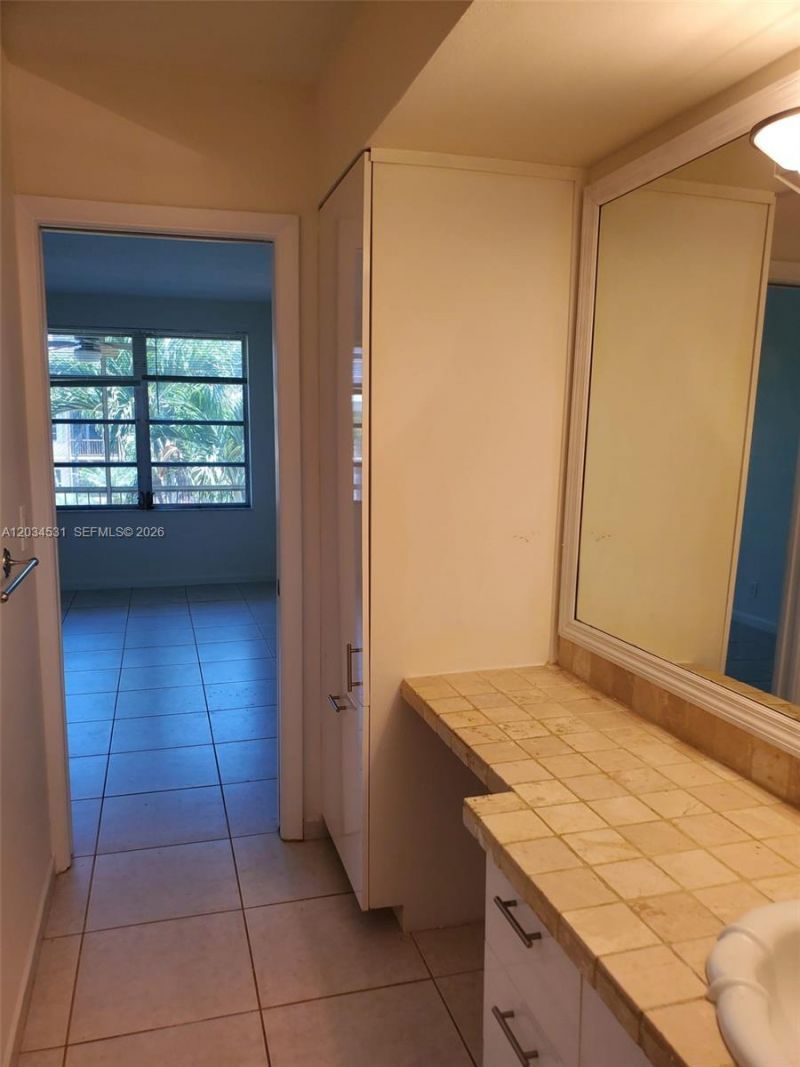 851 NE 14th Ave , Unit 414, Hallandale Beach, FL 33009 Photo