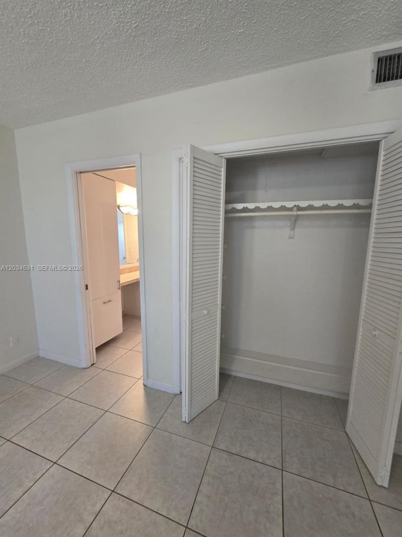 851 NE 14th Ave , Unit 414, Hallandale Beach, FL 33009 Photo