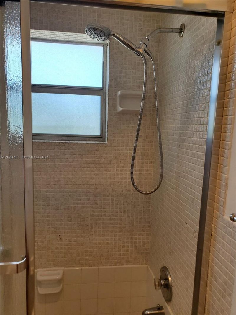 851 NE 14th Ave , Unit 414, Hallandale Beach, FL 33009 Photo