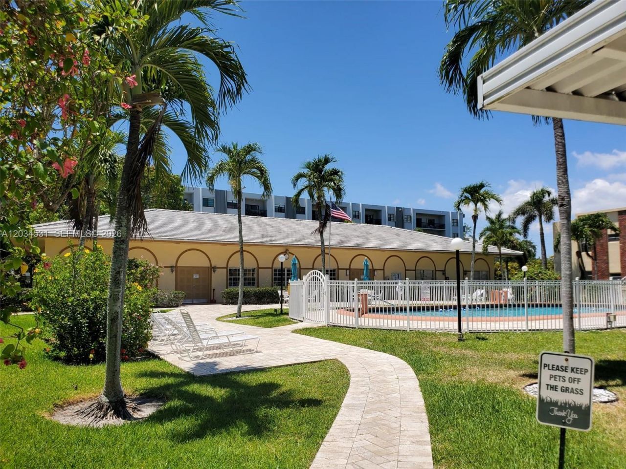 851 NE 14th Ave , Unit 414, Hallandale Beach, FL 33009 Photo