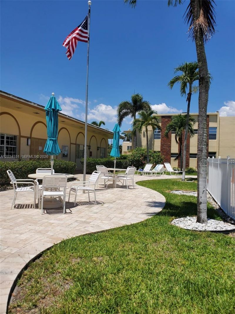851 NE 14th Ave , Unit 414, Hallandale Beach, FL 33009 Photo